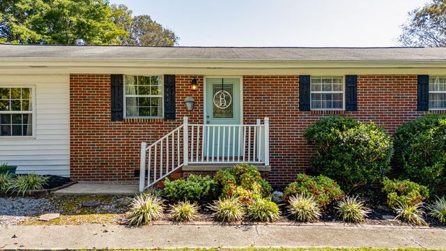 1112 Tennessee 305, Athens, TN 37303