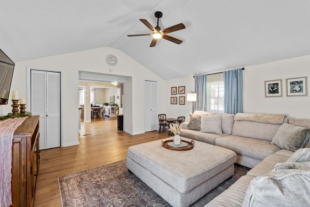 1112 Tennessee 305, Athens, TN 37303