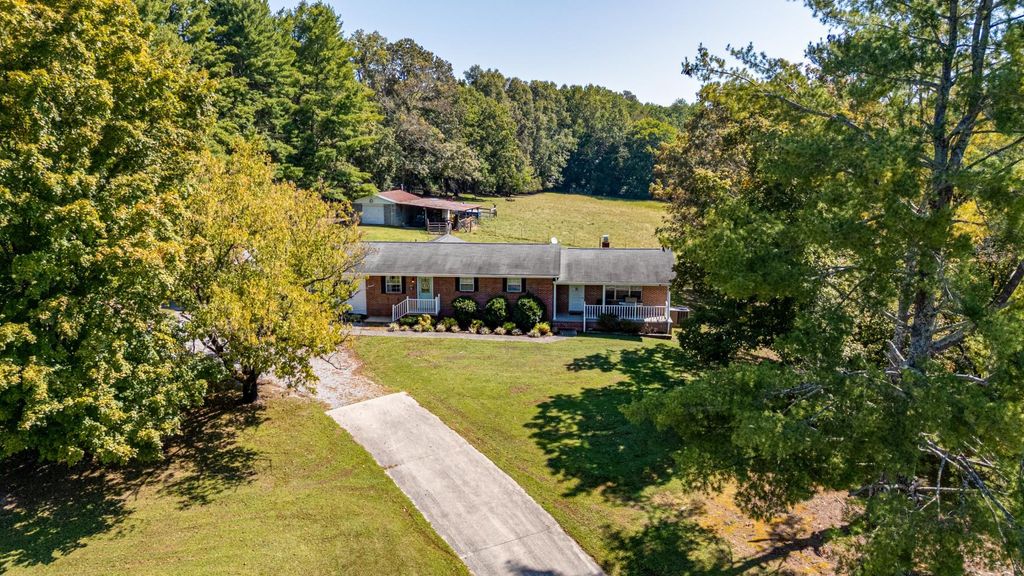 1112 Tennessee 305, Athens, TN 37303