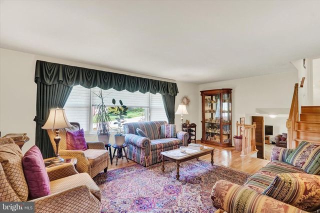 2540 DURHAM RD, York, PA 17402