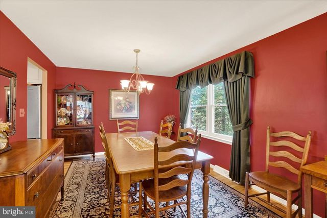 2540 DURHAM RD, York, PA 17402