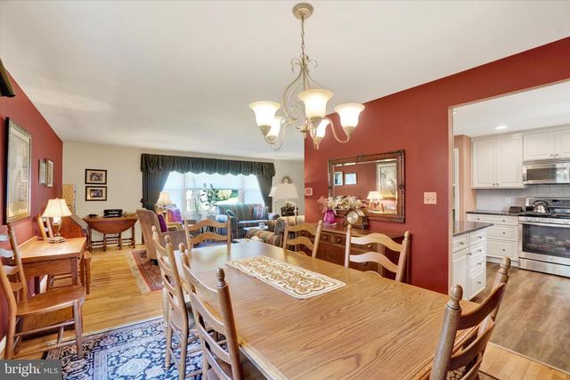 2540 DURHAM RD, York, PA 17402