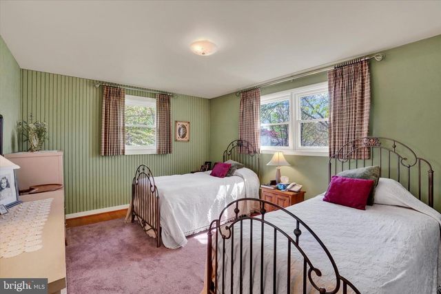 2540 DURHAM RD, York, PA 17402