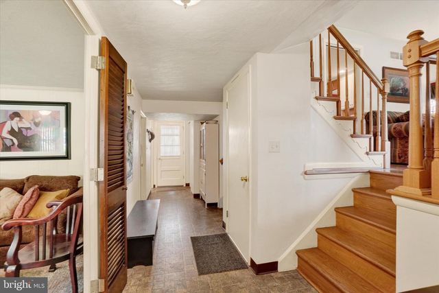 2540 DURHAM RD, York, PA 17402