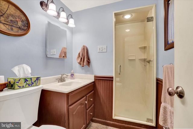 2540 DURHAM RD, York, PA 17402