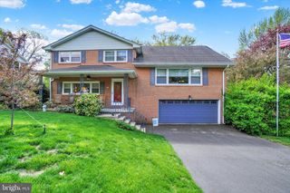 2540 DURHAM RD, York, PA 17402