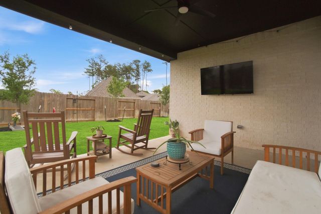 526 Cotton Patch Drive, Willis, TX 77318