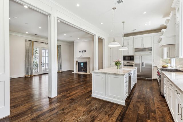 2413 Mimosa Drive, Houston, TX 77019