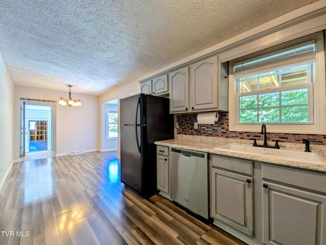 128 Holly Hills Road, Jonesborough, TN 37659