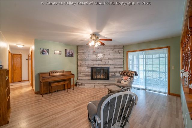 111 Norwood Road, Nitro, WV 25143