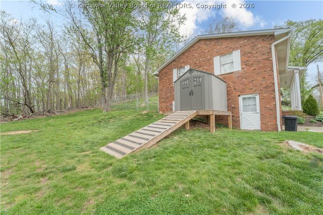 111 Norwood Road, Nitro, WV 25143