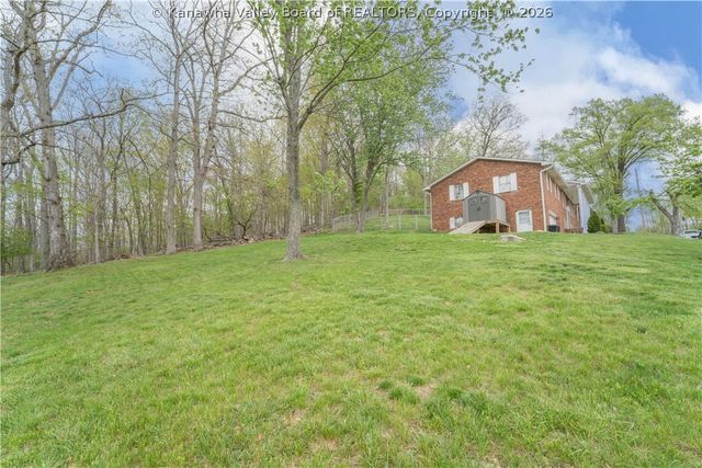 111 Norwood Road, Nitro, WV 25143