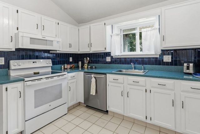 58-C58 Harbor Lights Rd c58, Bourne, MA 02532
