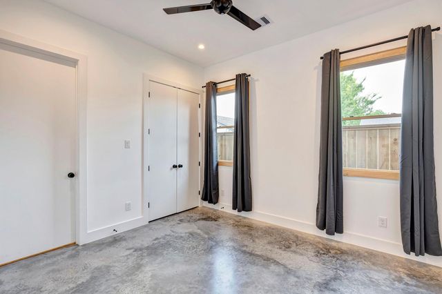 907 Kern Street B, Houston, TX 77009