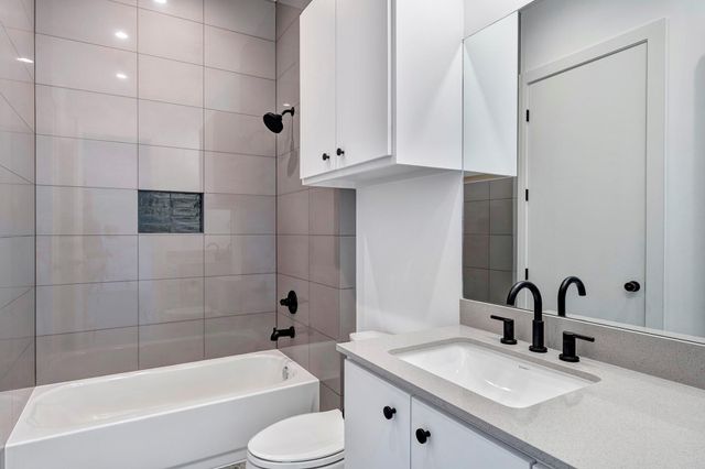 907 Kern Street B, Houston, TX 77009