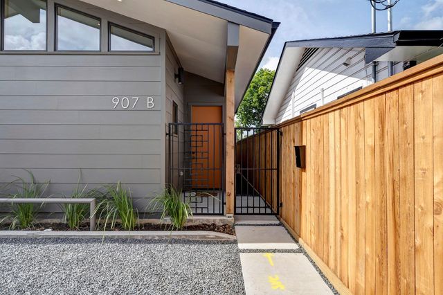 907 Kern Street B, Houston, TX 77009