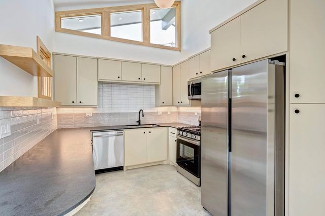 907 Kern Street B, Houston, TX 77009