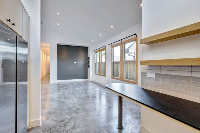 907 Kern Street B, Houston, TX 77009