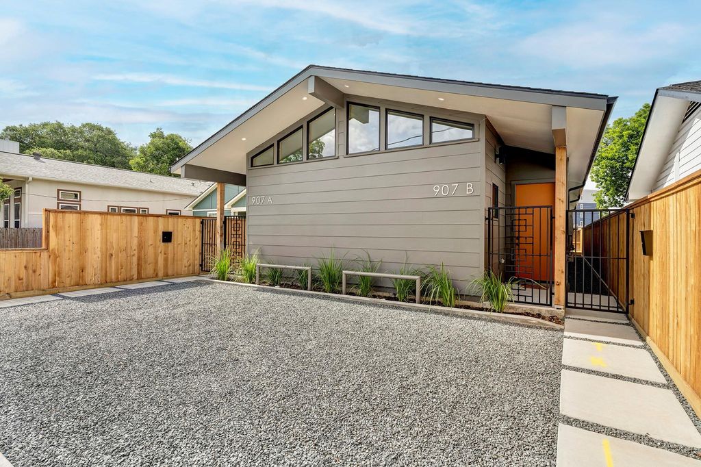 907 Kern Street B, Houston, TX 77009