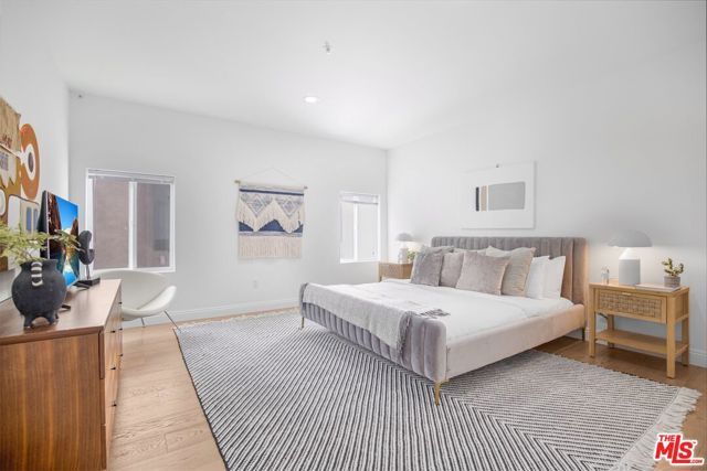 8755 Skyline Drive, Los Angeles, CA 90046