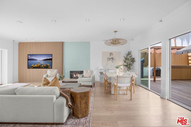 8755 Skyline Drive, Los Angeles, CA 90046