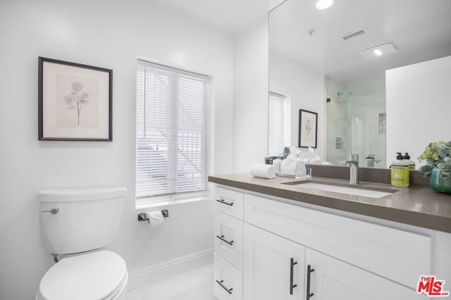 8755 Skyline Drive, Los Angeles, CA 90046