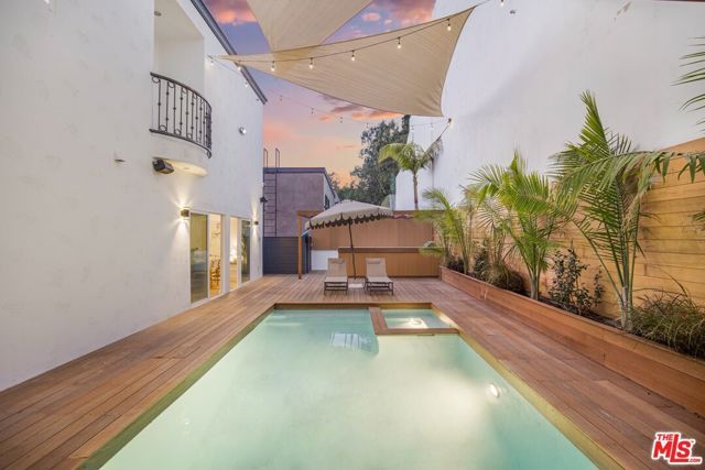 8755 Skyline Drive, Los Angeles, CA 90046