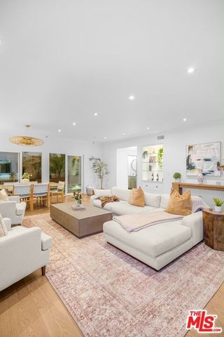 8755 Skyline Drive, Los Angeles, CA 90046