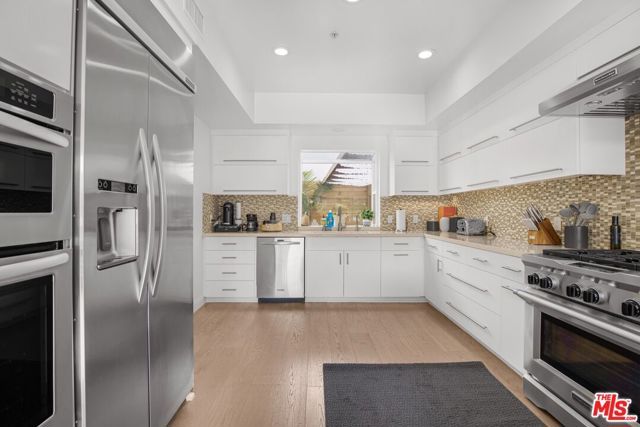 8755 Skyline Drive, Los Angeles, CA 90046