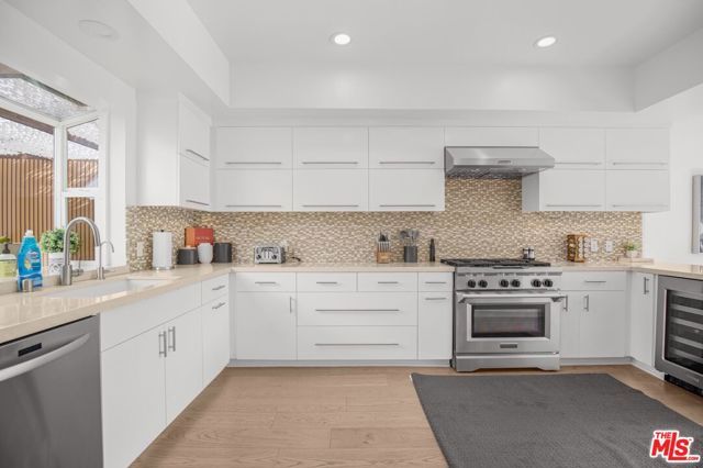 8755 Skyline Drive, Los Angeles, CA 90046