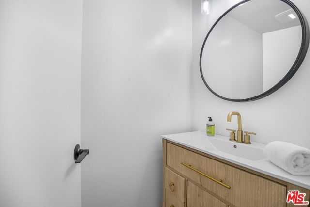 8755 Skyline Drive, Los Angeles, CA 90046