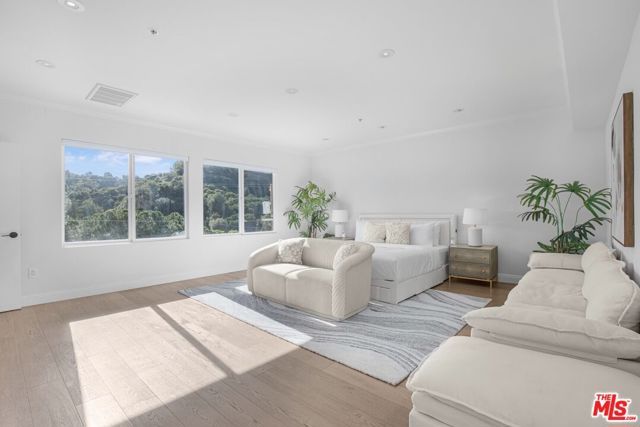 8755 Skyline Drive, Los Angeles, CA 90046