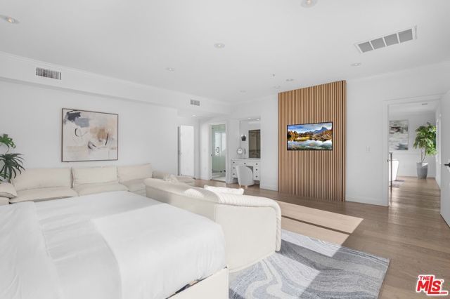 8755 Skyline Drive, Los Angeles, CA 90046