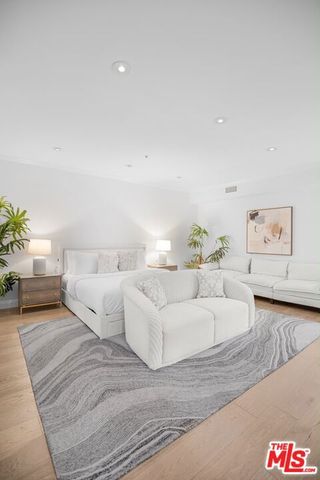 8755 Skyline Drive, Los Angeles, CA 90046