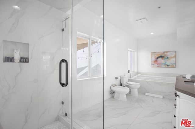 8755 Skyline Drive, Los Angeles, CA 90046