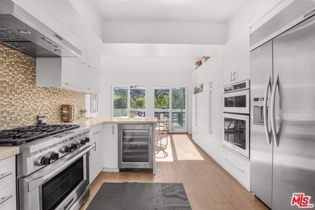 8755 Skyline Drive, Los Angeles, CA 90046