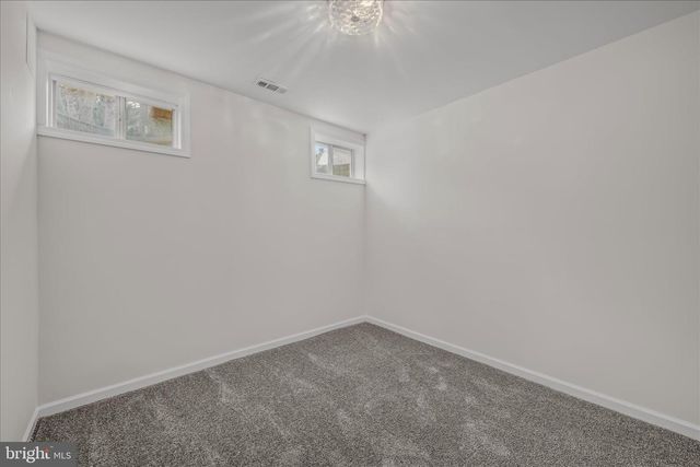 22 LOPEZ DR, Martinsburg, WV 25405