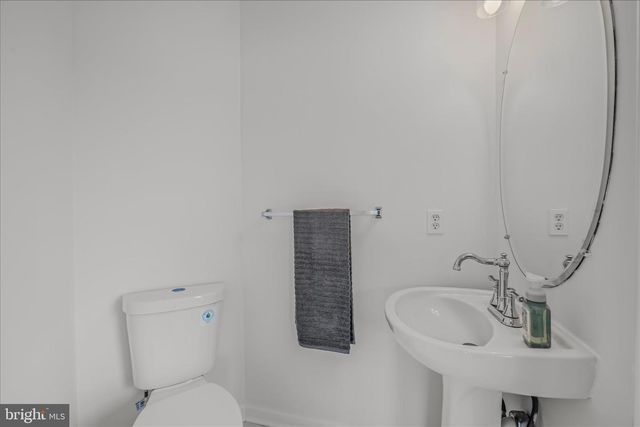 22 LOPEZ DR, Martinsburg, WV 25405