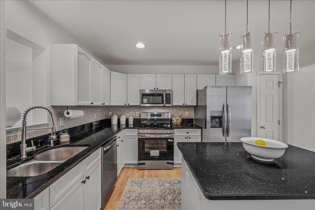 22 LOPEZ DR, Martinsburg, WV 25405