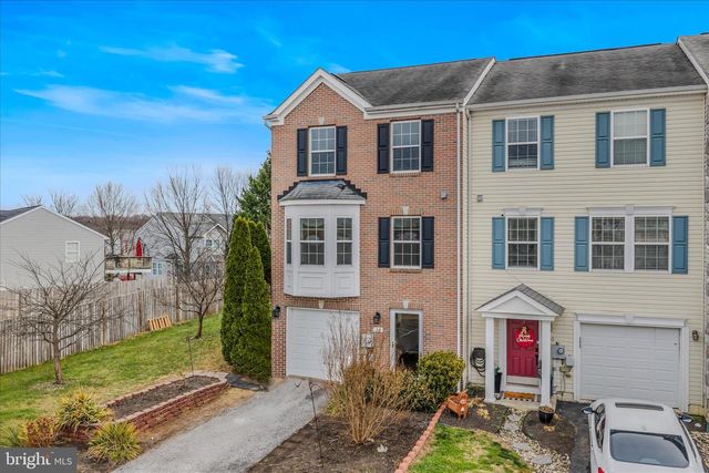 22 LOPEZ DR, Martinsburg, WV 25405