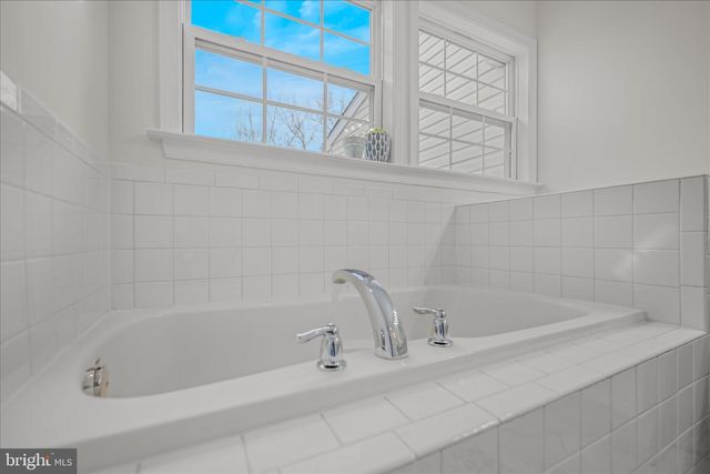 22 LOPEZ DR, Martinsburg, WV 25405