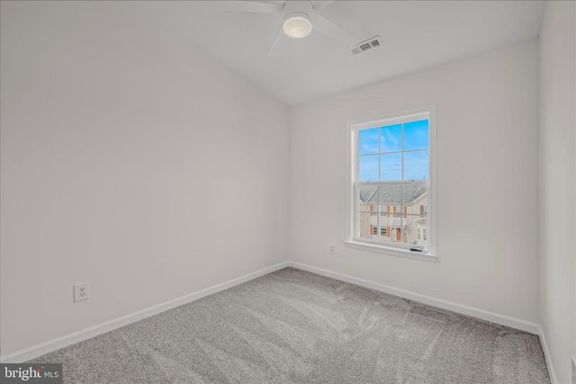 22 LOPEZ DR, Martinsburg, WV 25405