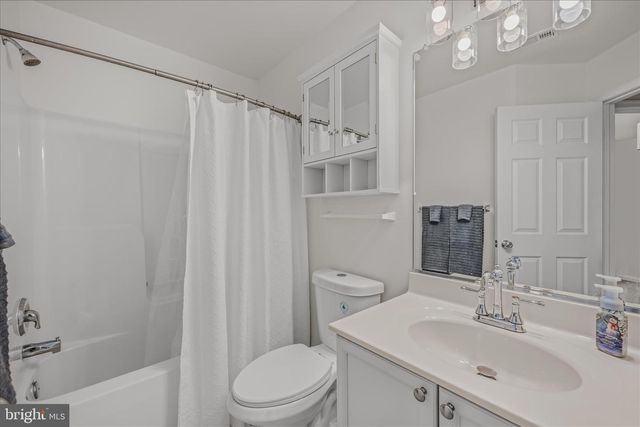 22 LOPEZ DR, Martinsburg, WV 25405