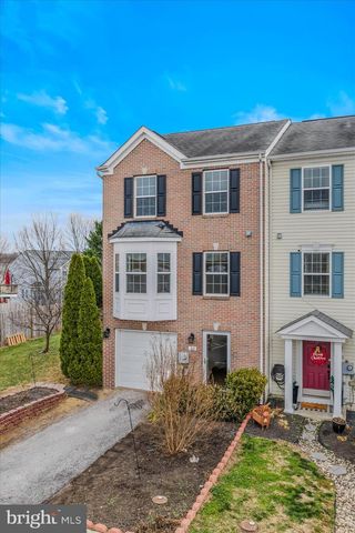 22 LOPEZ DR, Martinsburg, WV 25405