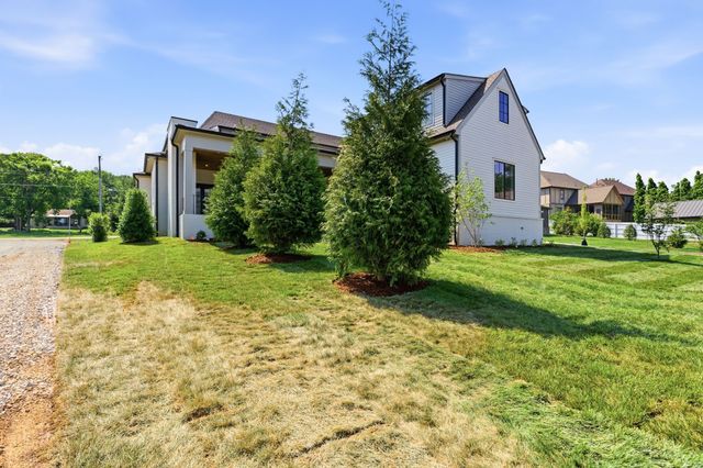 4520 Belmont Park Ter, Nashville, TN 37215