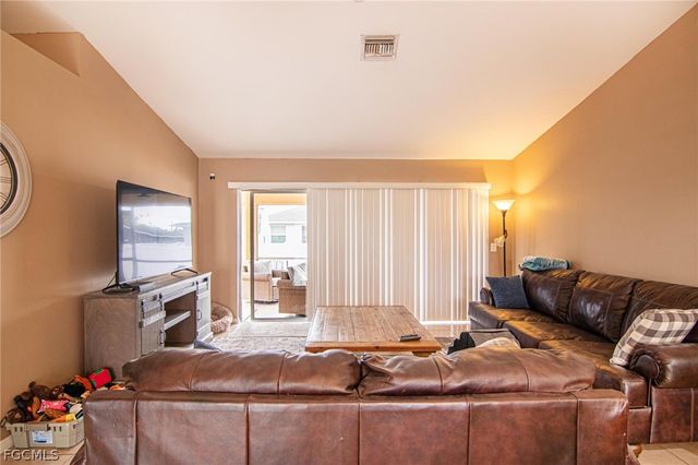 416 NW 7th TER, Cape Coral, FL 33993