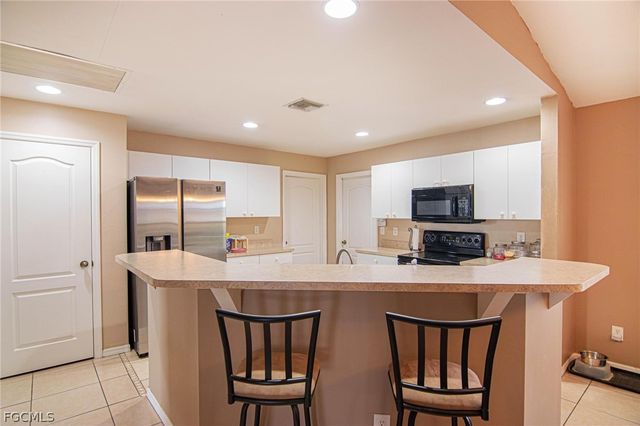 416 NW 7th TER, Cape Coral, FL 33993