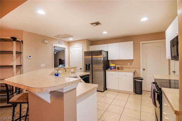 416 NW 7th TER, Cape Coral, FL 33993