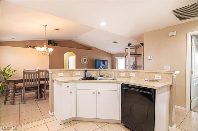 416 NW 7th TER, Cape Coral, FL 33993