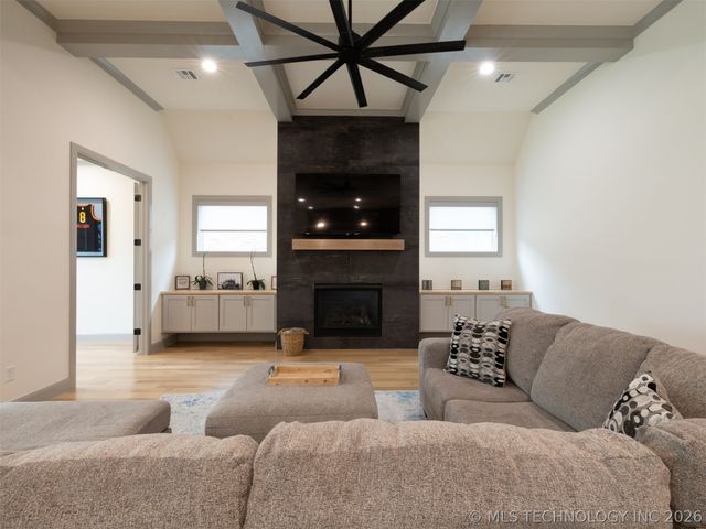 12615 S Granite Avenue E, Bixby, OK 74008